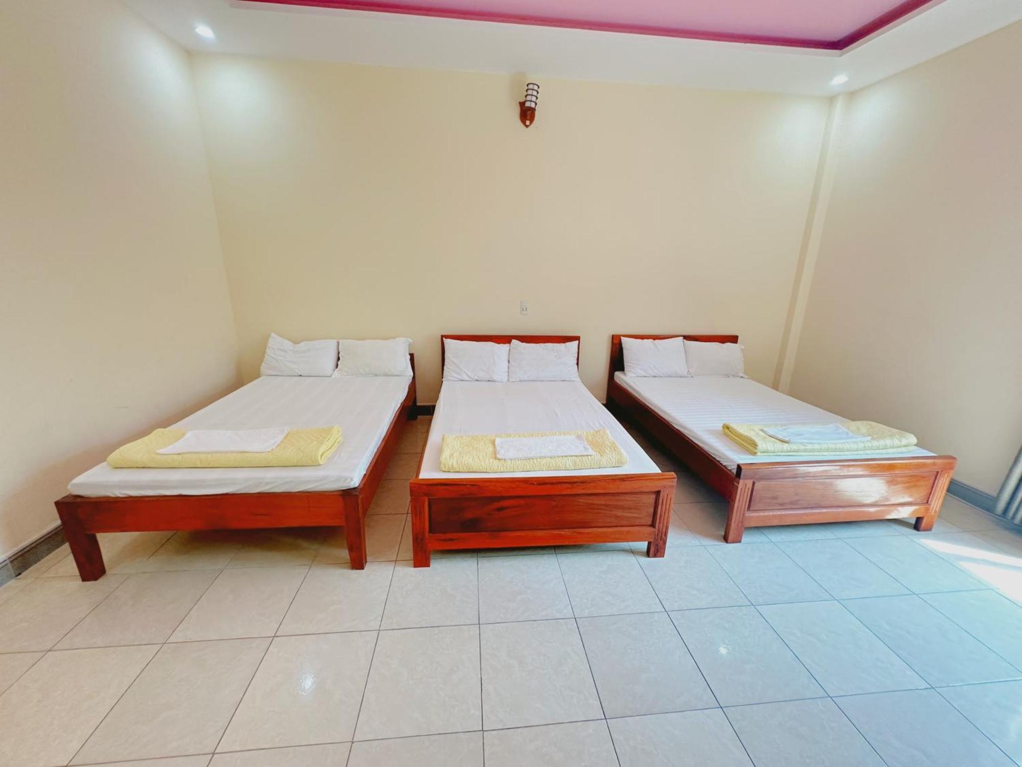 Hai Yen Hotel Quang Binh ドンホイ エクステリア 写真
