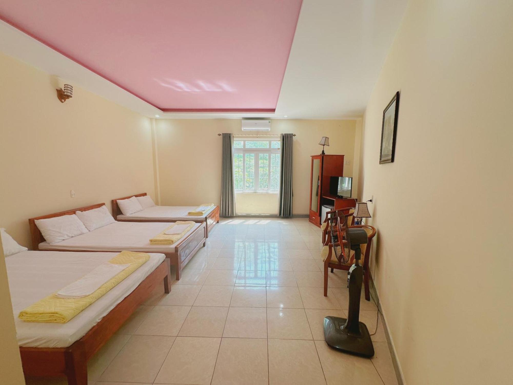 Hai Yen Hotel Quang Binh ドンホイ エクステリア 写真